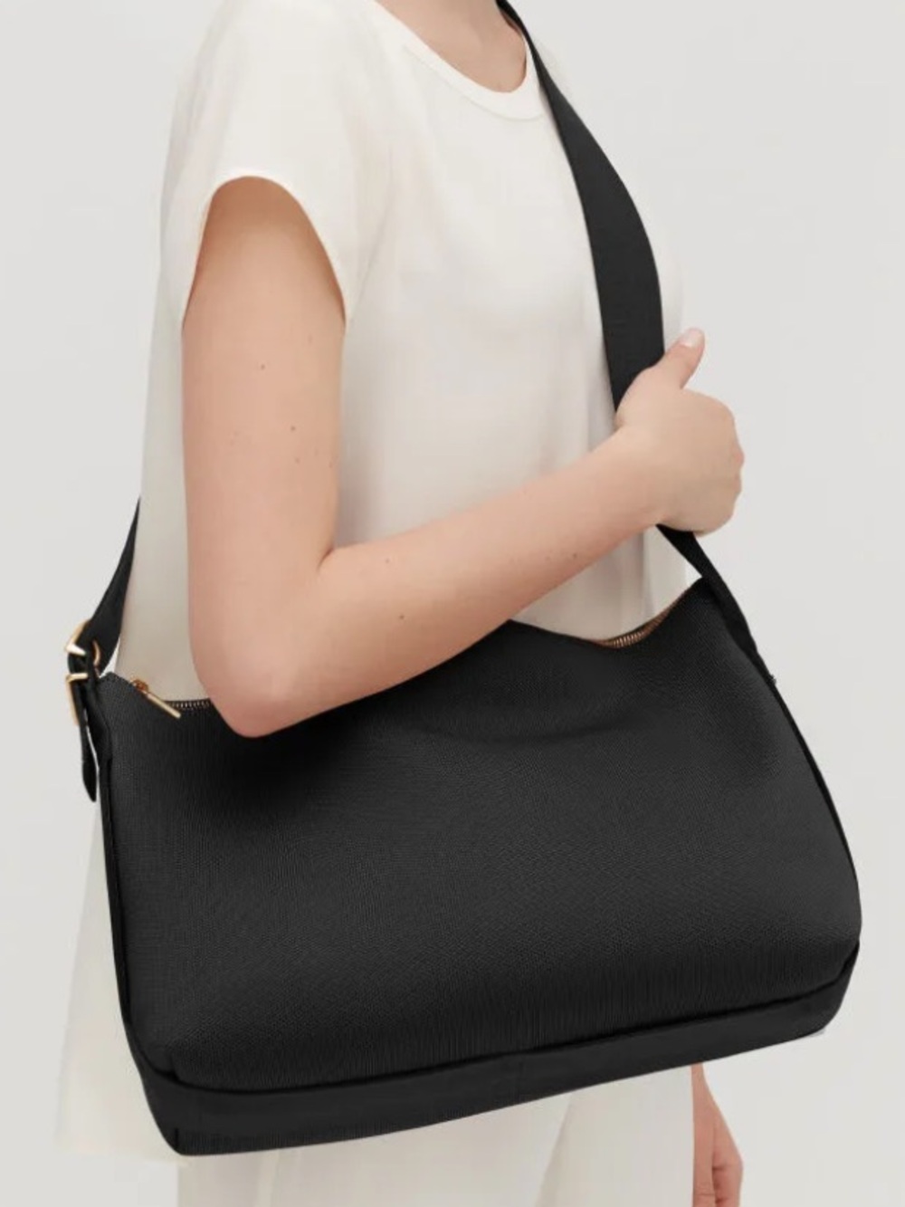 Cuyana Olive Canvas Messenger with Adjustable Strap and Gold Hardware